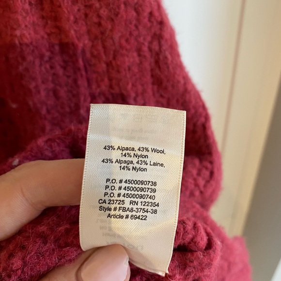 ARITZIA TURTLENECK SWEATER - Picture 7 of 7